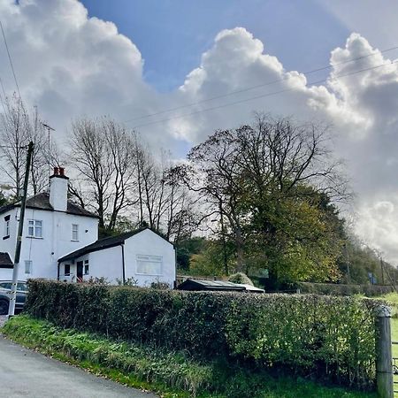 Tollgate House - Luxury Cozy Cottage - Huge Hot Tub - Alton Towers Cheadle  Eksteriør billede