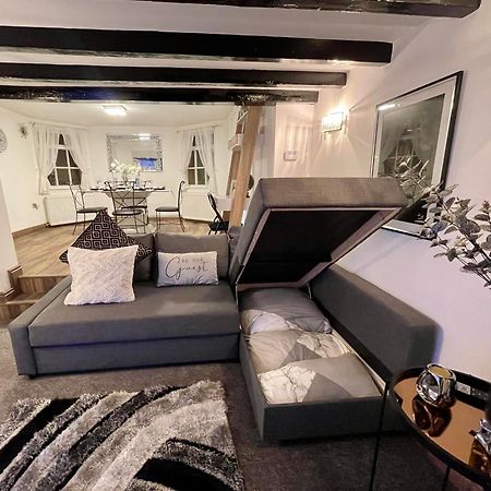 Tollgate House - Luxury Cozy Cottage - Huge Hot Tub - Alton Towers Cheadle  Eksteriør billede