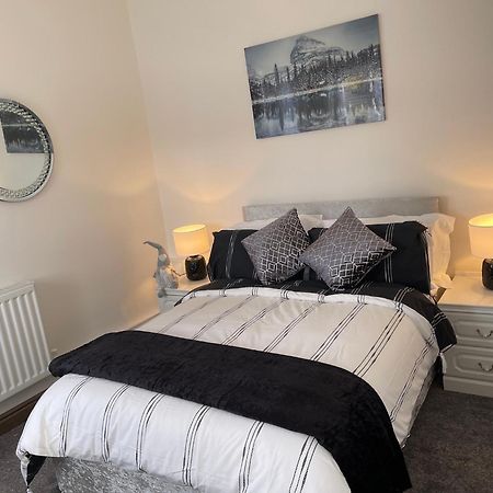 Tollgate House - Luxury Cozy Cottage - Huge Hot Tub - Alton Towers Cheadle  Eksteriør billede