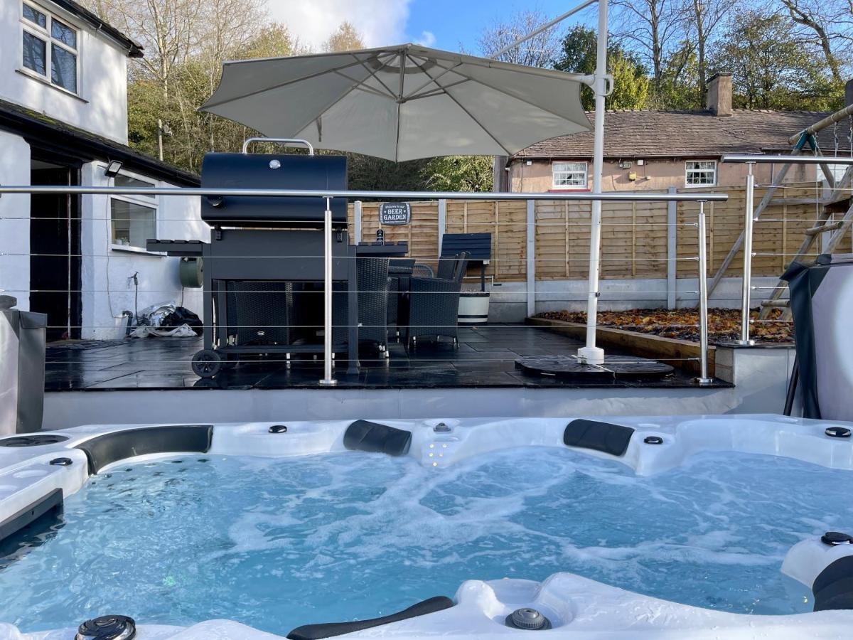 Tollgate House - Luxury Cozy Cottage - Huge Hot Tub - Alton Towers Cheadle  Eksteriør billede