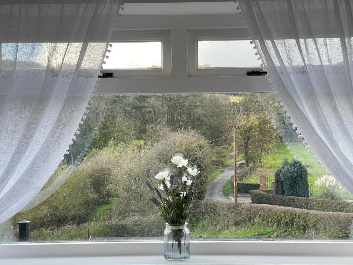 Tollgate House - Luxury Cozy Cottage - Huge Hot Tub - Alton Towers Cheadle  Eksteriør billede