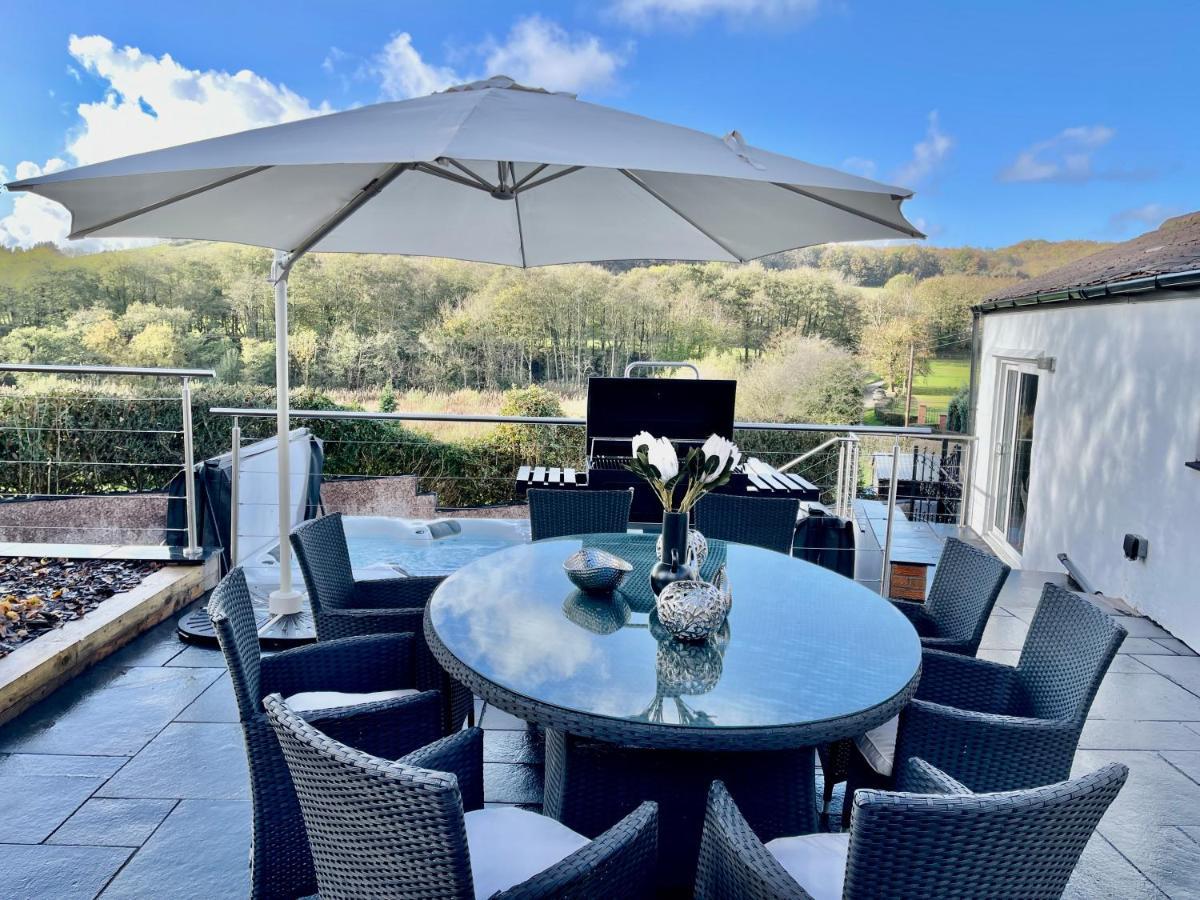 Tollgate House - Luxury Cozy Cottage - Huge Hot Tub - Alton Towers Cheadle  Eksteriør billede